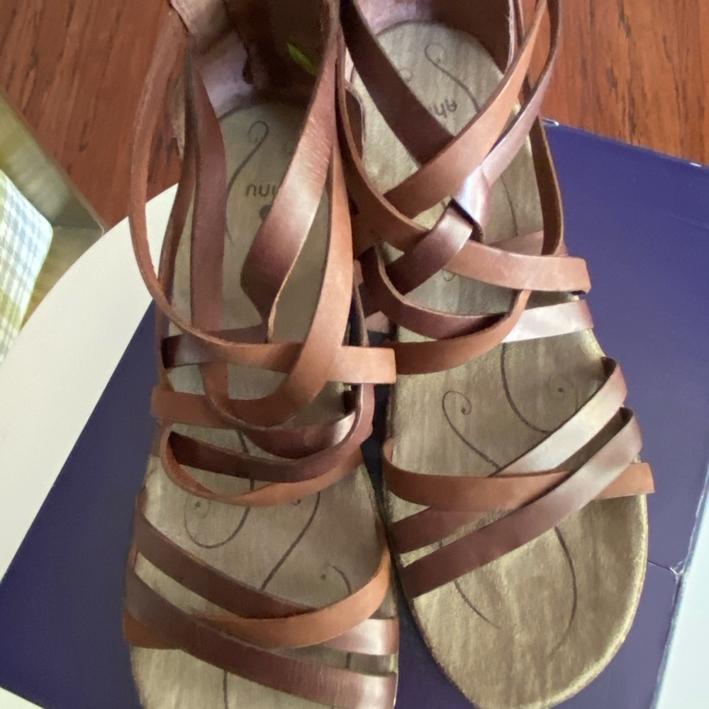Ahnu women’s Trolley Wedge Sandal size 9.5